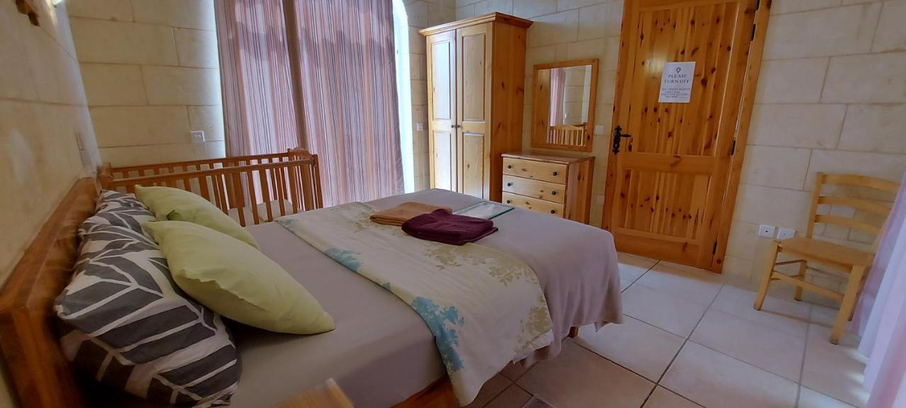 Happy & Healthy Gozo, Self-Check-In Guest House Victoria Habitación foto