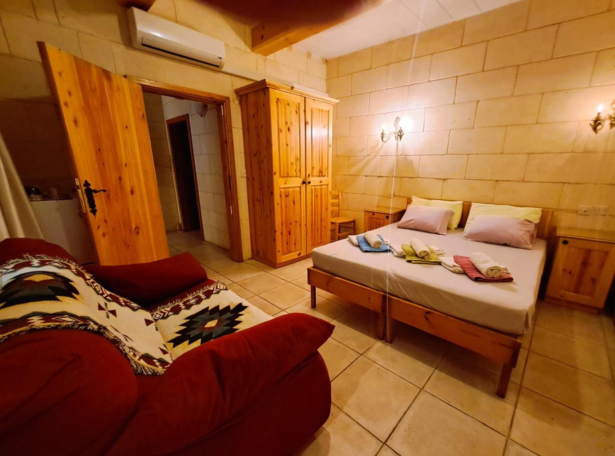 Happy & Healthy Gozo, Self-Check-In Guest House Victoria Habitación foto