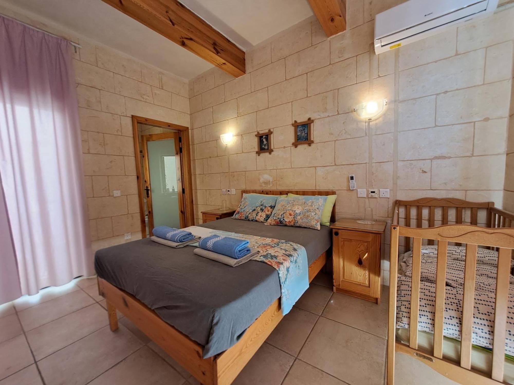 Happy & Healthy Gozo, Self-Check-In Guest House Victoria Habitación foto