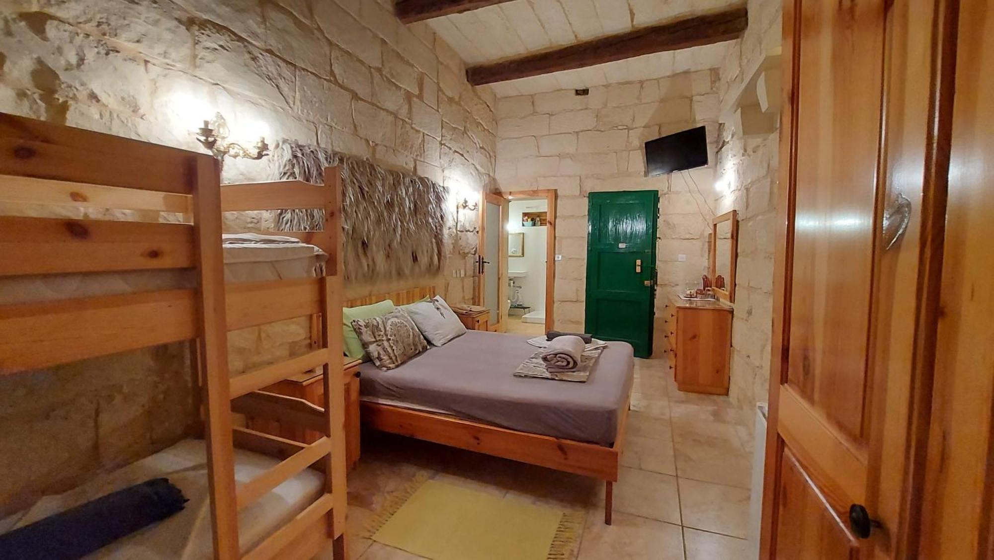 Happy & Healthy Gozo, Self-Check-In Guest House Victoria Habitación foto